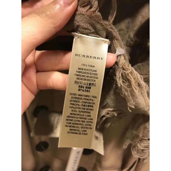 Burberry Women Wool Beige House Check Square Scarf - Picture 10 of 10